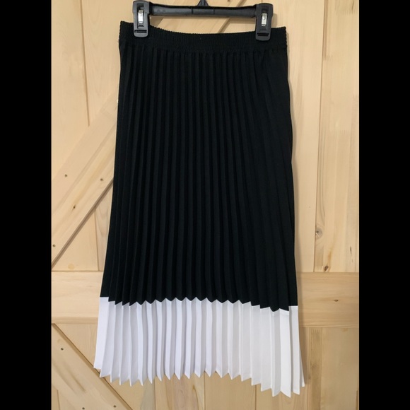 A new day woman’s pleaded skirt - Picture 5 of 6